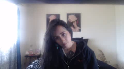 Snapshot of bella_luna34 chatting on April 14, 5:19 pm bella_luna34 online show from April 14, 5:19 pm