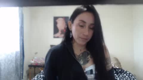 Snapshot of bella_luna34 chatting on April 21, 2:56 pm bella_luna34 online show from April 21, 2:56 pm