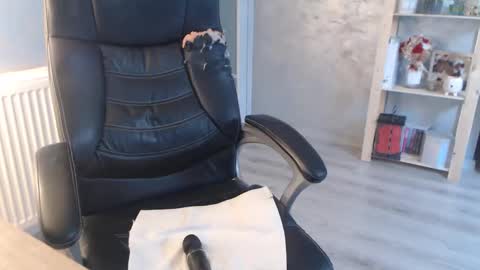      online show from February 19, 11:38 am