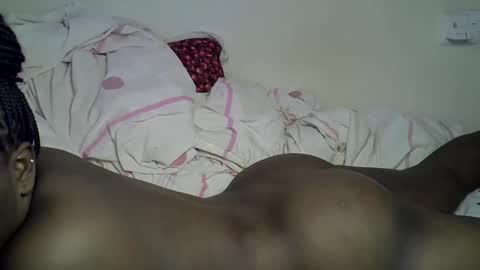 bella_noire1 online show from June 5, 6:52 am