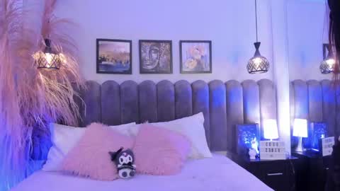 bella_peach_ online show from April 23, 3:08 am