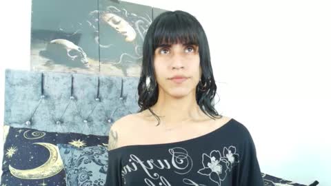 Snapshot of bella_poisonous chatting on October 4, 11:25 pm Bella online show from October 4, 11:25 pm