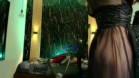     online show from April 19, 9:17 pm