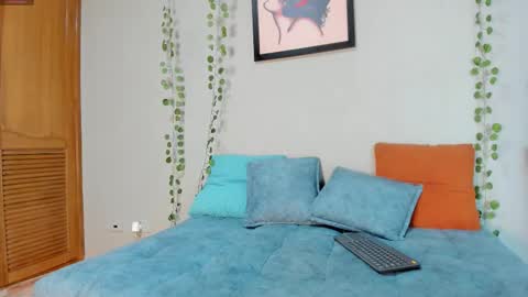 bella_sstone online show from December 5, 11:41 am