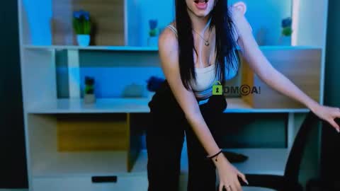 Snapshot of bella_sunshine1 chatting on March 19, 3:38 pm alexa online show from March 19, 3:38 pm