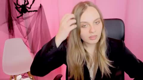 Bella online show from November 24, 11:32 am