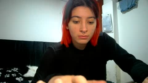 Snapshot of bella_thorne1999 chatting on June 18, 11:20 pm bella_thorne1999 online show from June 18, 11:20 pm