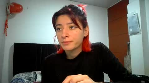 Snapshot of bella_thorne1999 chatting on June 19, 9:40 pm bella_thorne1999 online show from June 19, 9:40 pm