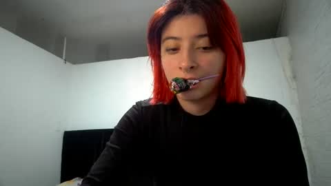 Snapshot of bella_thorne1999 chatting on July 2, 2:22 am bella_thorne1999 online show from July 2, 2:22 am