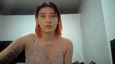 Snapshot of bella_thorne1999 chatting on July 21, 10:01 pm bella_thorne1999 online show from July 21, 10:01 pm