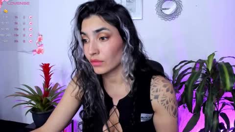 Snapshot of bella_thorne3 chatting on January 19, 1:10 am Bella online show from January 19, 1:10 am