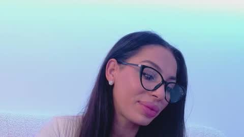 Bella online show from October 20, 7:58 pm