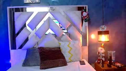 Snapshot of bella_volup chatting on December 18, 6:47 pm bella_volup online show from December 18, 6:47 pm