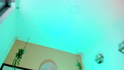 BELLA online show from April 22, 8:32 pm