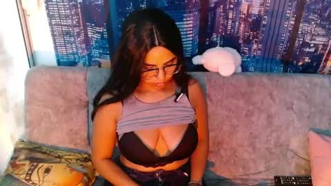 Snapshot of bellabaaker chatting on April 29, 6:58 pm Bella Baker online show from April 29, 6:58 pm