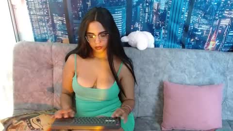 Snapshot of bellabaaker chatting on April 30, 1:17 pm Bella Baker online show from April 30, 1:17 pm