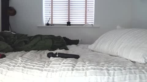 Snapshot of bellablackuk chatting on December 15, 10:52 am Bella Black online show from December 15, 10:52 am