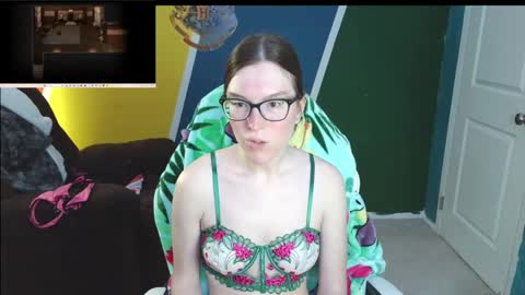 Snapshot of bellablake96 chatting on May 7, 6:13 pm BellaBlake96 online show from May 7, 6:13 pm