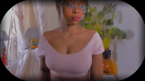 Bellah Blakes-Sarah Scrumptious Lee online show from September 20, 11:11 am