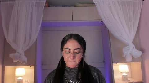 Snapshot of bellabroocks chatting on May 30, 7:44 pm Bella online show from May 30, 7:44 pm