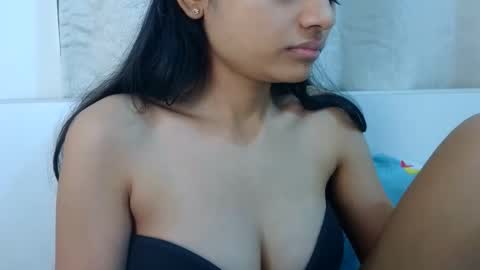Snapshot of bellacrystall chatting on January 16, 5:11 am bellacrystall online show from January 16, 5:11 am
