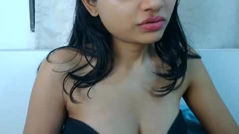 Snapshot of bellacrystall chatting on March 3, 3:34 am bellacrystall online show from March 3, 3:34 am