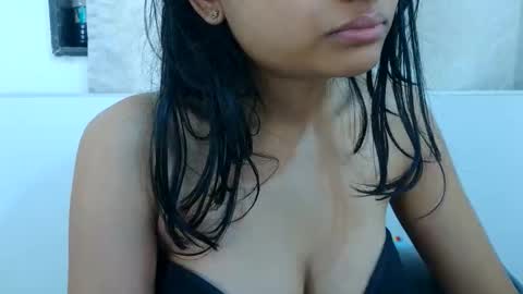 Snapshot of bellacrystall chatting on March 10, 5:45 am bellacrystall online show from March 10, 5:45 am