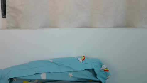 Snapshot of bellacrystall chatting on March 12, 6:52 am bellacrystall online show from March 12, 6:52 am