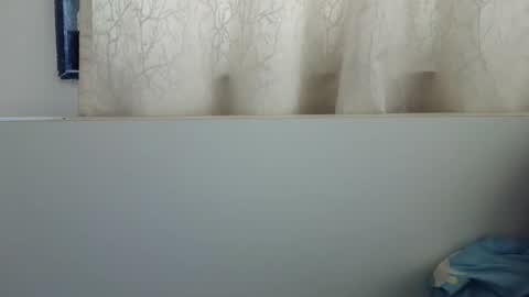 Snapshot of bellacrystall chatting on March 27, 7:47 am bellacrystall online show from March 27, 7:47 am