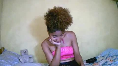 Snapshot of bellaena chatting on October 9, 1:31 pm bellaena online show from October 9, 1:31 pm