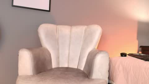 Snapshot of bellafernandez chatting on September 10, 11:32 am Bella online show from September 10, 11:32 am