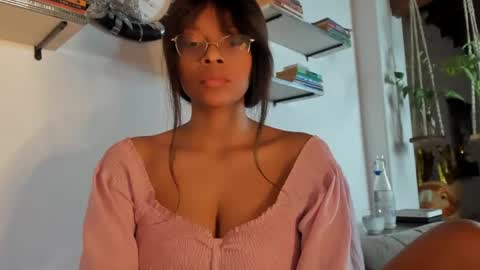 Snapshot of bellahproudly chatting on April 29, 7:09 pm Bellah online show from April 29, 7:09 pm