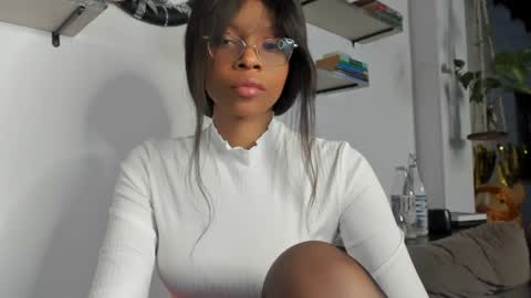 Snapshot of bellahproudly chatting on May 21, 9:11 pm Bellah online show from May 21, 9:11 pm