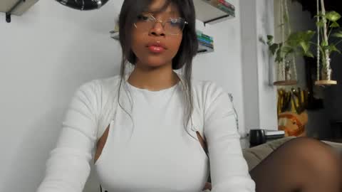 Snapshot of bellahproudly chatting on May 27, 8:50 pm Bellah online show from May 27, 8:50 pm