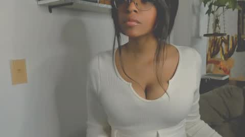 Snapshot of bellahproudly chatting on June 6, 3:00 am Bellah online show from June 6, 3:00 am