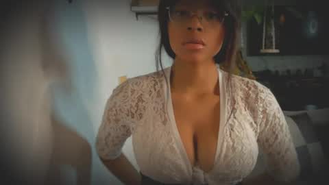 Snapshot of bellahproudly chatting on June 10, 7:51 am Bellah online show from June 10, 7:51 am