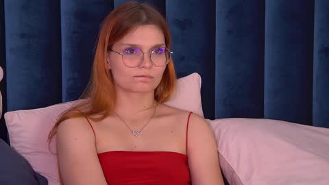 Snapshot of bellamarebelle chatting on September 23, 4:43 pm BellaMarebelle online show from September 23, 4:43 pm