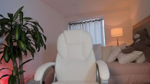 Snapshot of bellamia_ chatting on January 30, 9:58 pm Bella Mia online show from January 30, 9:58 pm