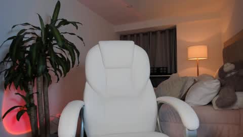 Snapshot of bellamia_ chatting on February 15, 1:10 am Bella Mia online show from February 15, 1:10 am