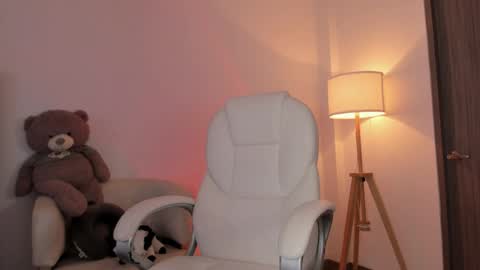 Bella Mia online show from June 2, 9:28 pm