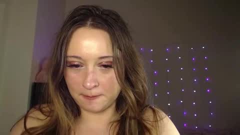 Snapshot of bellamonroee chatting on December 29, 8:11 am Bella Monroe online show from December 29, 8:11 am