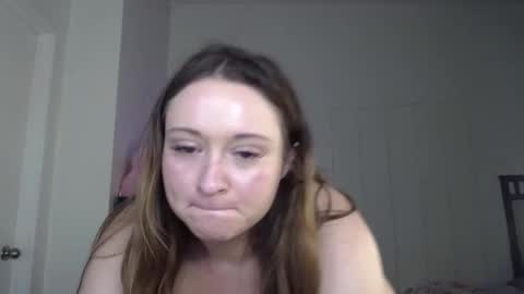 Snapshot of bellamonroee chatting on January 3, 8:21 am Bella Monroe online show from January 3, 8:21 am