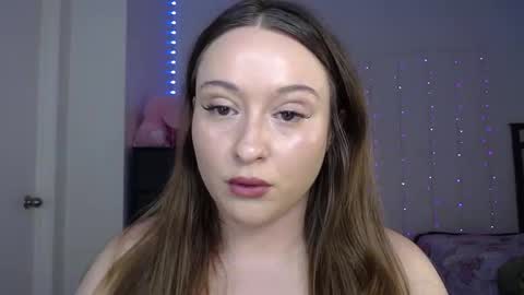 Snapshot of bellamonroee chatting on January 5, 8:43 am Bella Monroe online show from January 5, 8:43 am