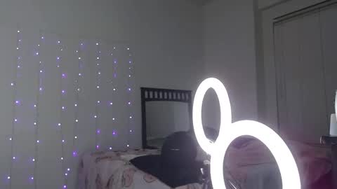 Snapshot of bellamonroee chatting on January 9, 8:24 am Bella Monroe online show from January 9, 8:24 am