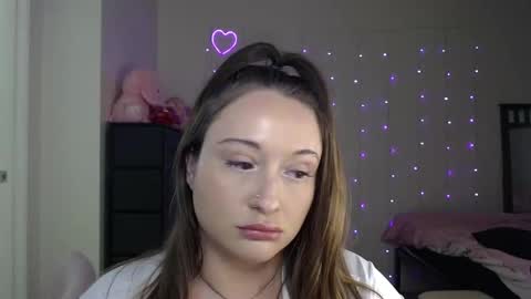 Snapshot of bellamonroee chatting on January 17, 4:49 am Bella Monroe online show from January 17, 4:49 am