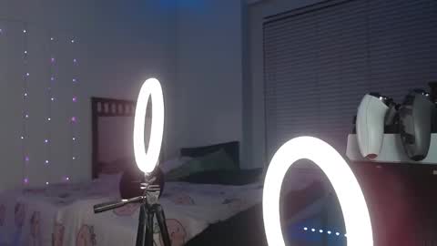 Snapshot of bellamonroee chatting on January 25, 5:40 am Bella Monroe online show from January 25, 5:40 am