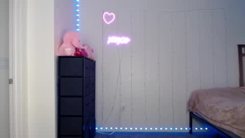 Snapshot of bellamonroee chatting on February 2, 5:53 am Bella Monroe online show from February 2, 5:53 am