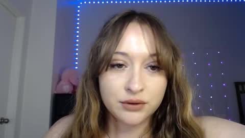 Snapshot of bellamonroee chatting on February 7, 5:31 am Bella Monroe online show from February 7, 5:31 am