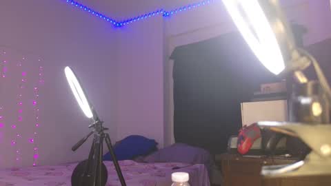 Snapshot of bellamonroee chatting on September 10, 3:28 am Bella Monroe online show from September 10, 3:28 am