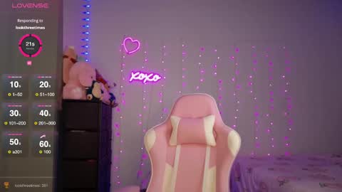 Snapshot of bellamonroee chatting on October 7, 4:09 am Bella Monroe online show from October 7, 4:09 am